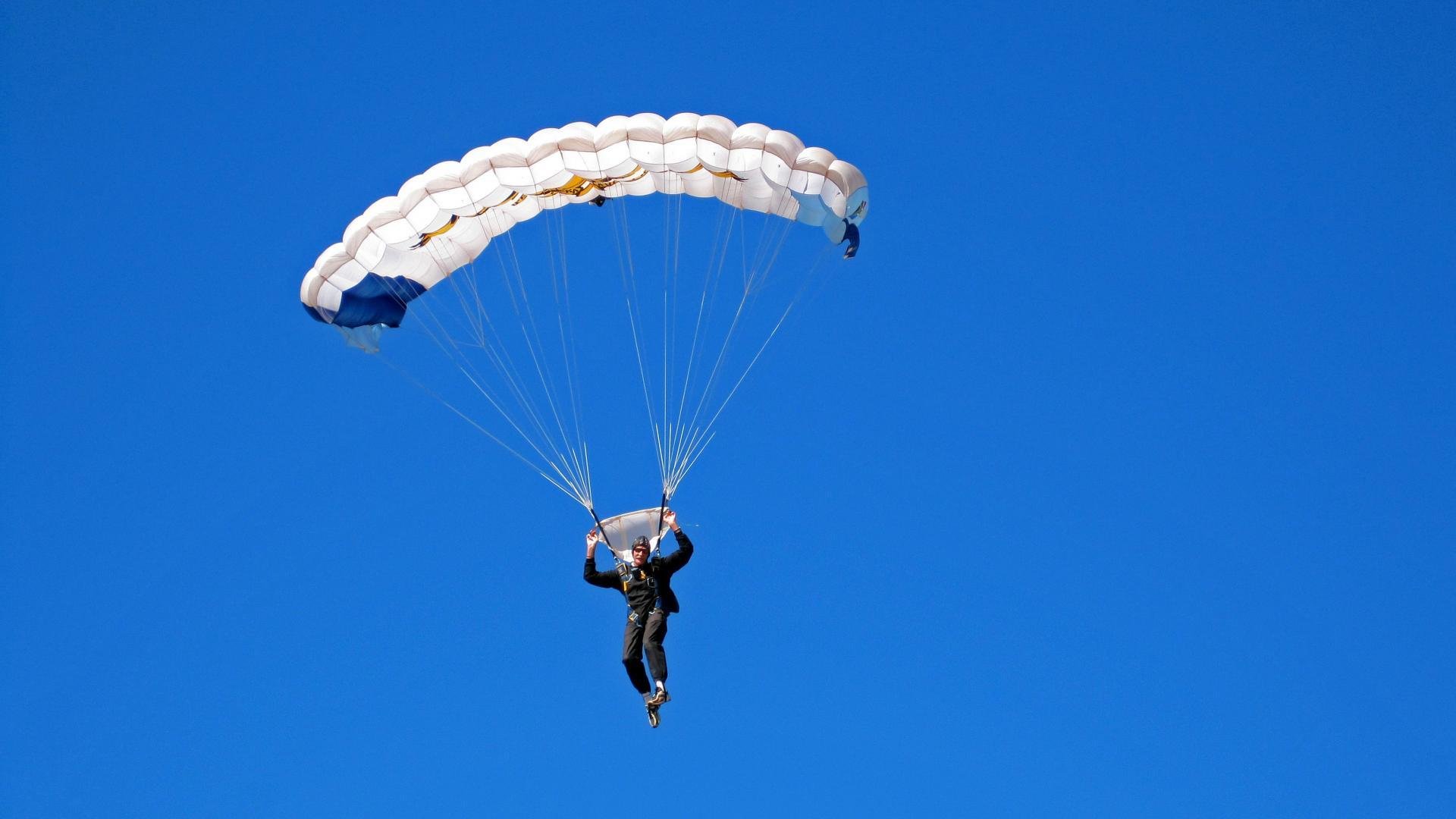 《电竞专业化：从娱乐到职业的转变》，电竞专业化的好处